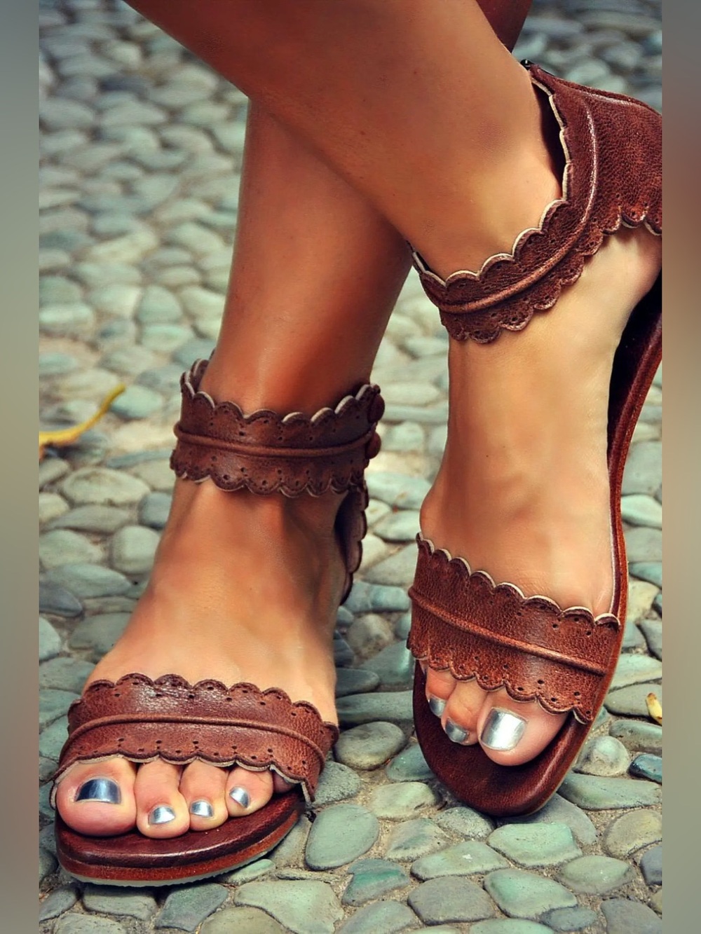 NWOT! Bali Elf Midsummer Scalloped Leather Sandals Vintage Brown Size 8